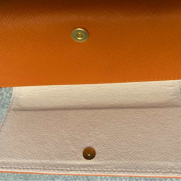Tory Burch sunglasses case - Picture 4 of 5